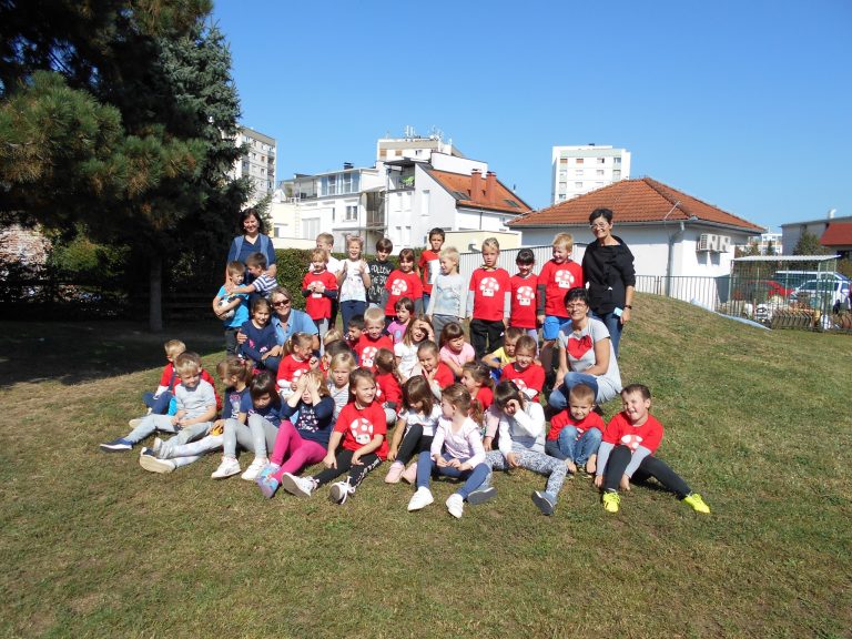 GLJIVICE SE DRUŽILE S PRIJATELJIMA