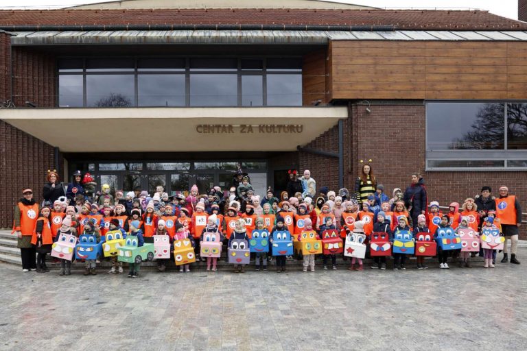 Fašnička povorka veselih maškara