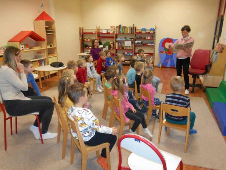 U skupini “Žireki” provodi se projekt “Upoznajmo lik i djelo I. B. Mažuranić”