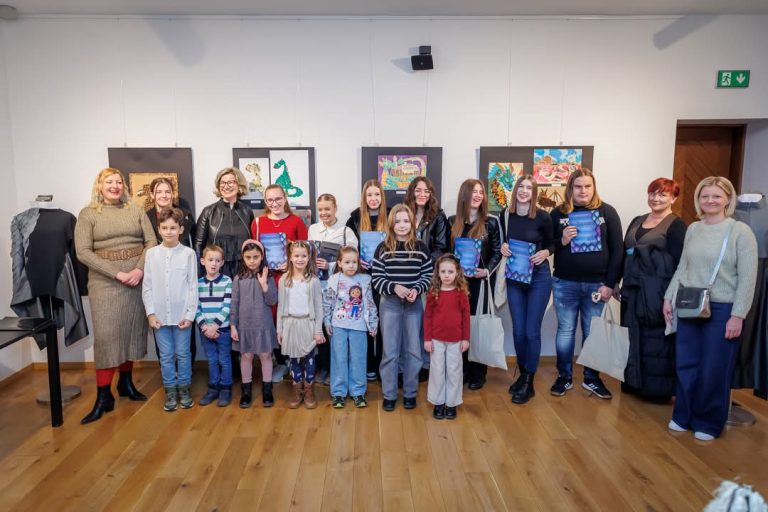 Waldorfska skupina “Sunčeka” sudjelovala na podjeli priznanja u sklopu likovnog natječaja “Zmaj Pozoj”