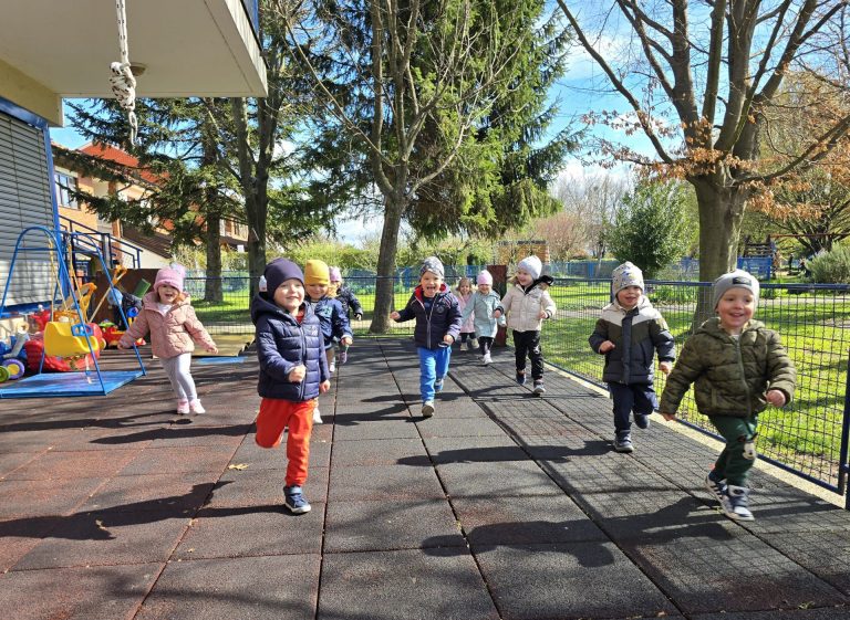 Aktivnosti na svježem zraku u III. jasličkoj skupini “Točkice”