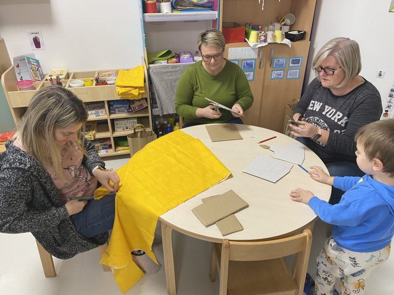 Vrijedne ruke roditelja stvorile vesele “Piliće”