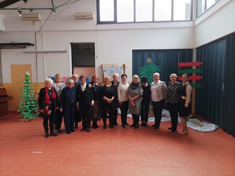 Okupljanje i blagdansko druženje s umirovljenicima u Dječjem vrtiću Cipelica